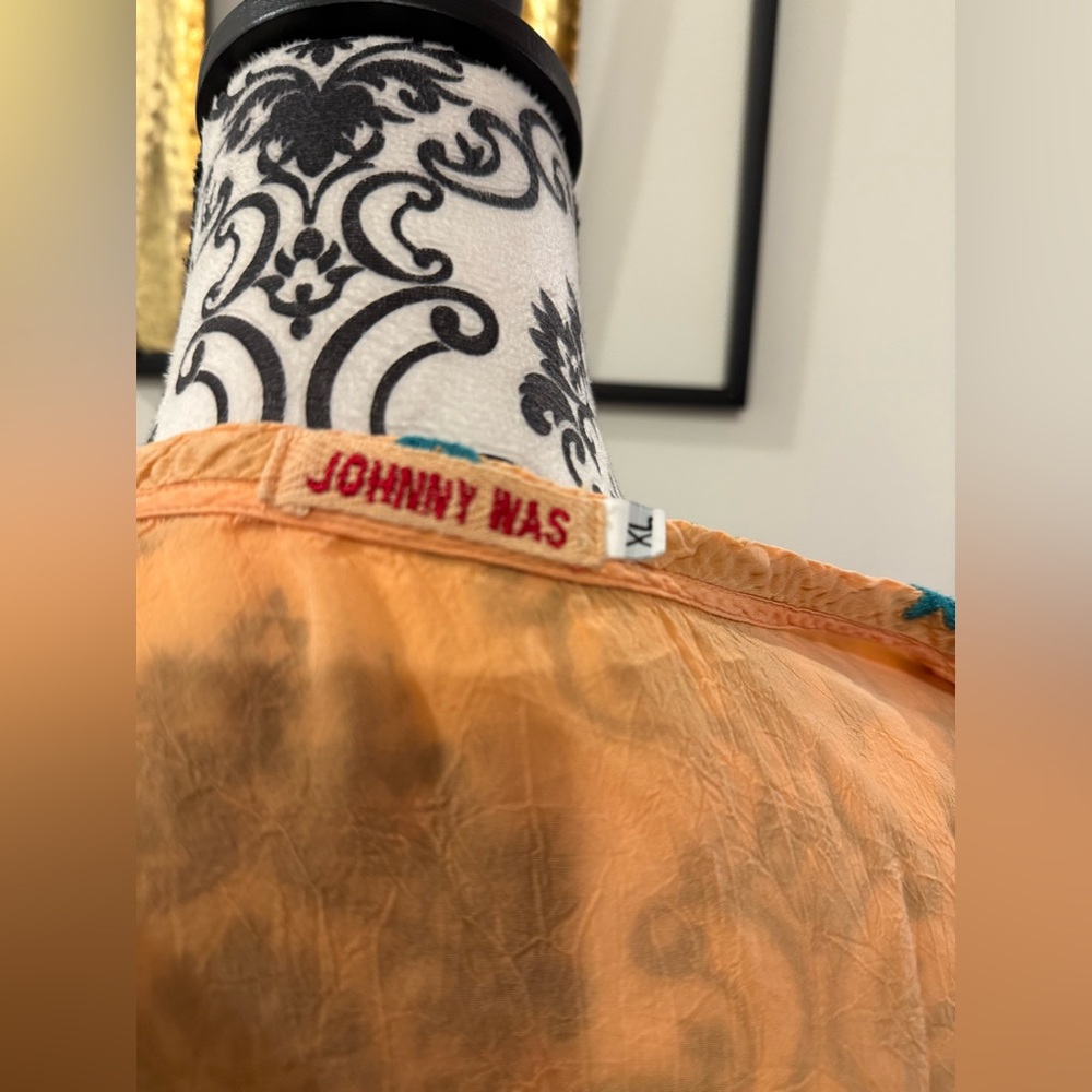 Johnny Was Peach Embroidered V-Neck Top - Picture 8 of 9